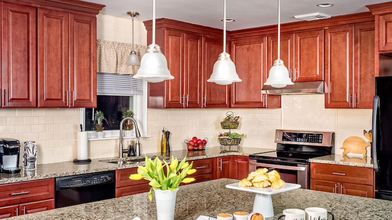 Ken Goodman Construction (Fabuwood Cabinets) - Hallmark / Brandy Kitchen